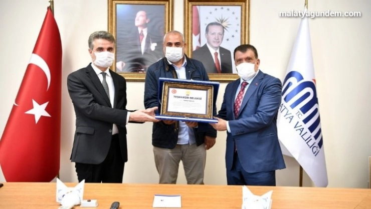 Maske üreten tekstil firmalarına teşekkür belgesi