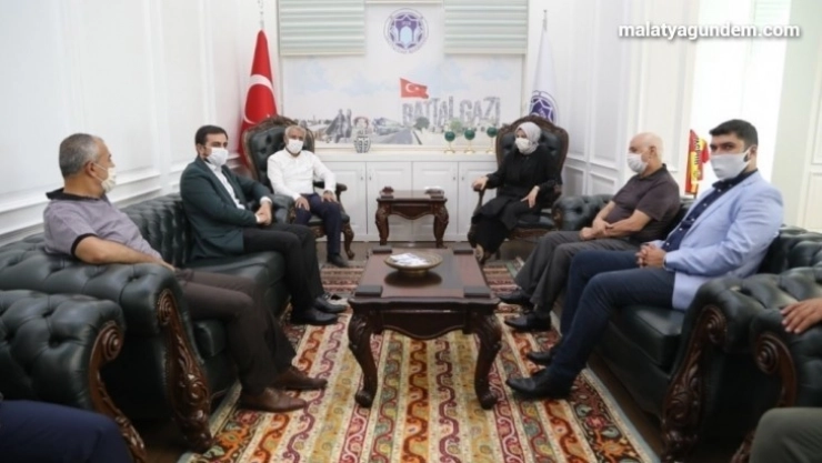 Miletvekili Yıldız Malatyalı gençleri bulaşacak