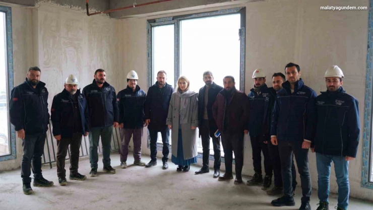 Milletvekili Ölmeztoprak çarşı inşaatında incelemede bulundu