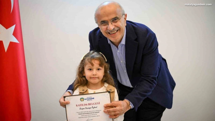 Minik yüreklerden Başkan Er'e anlamlı ziyaret