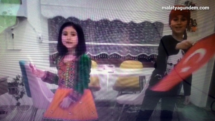 Müzik öğretmenleri ve öğrenciler 23 Nisan klibinde