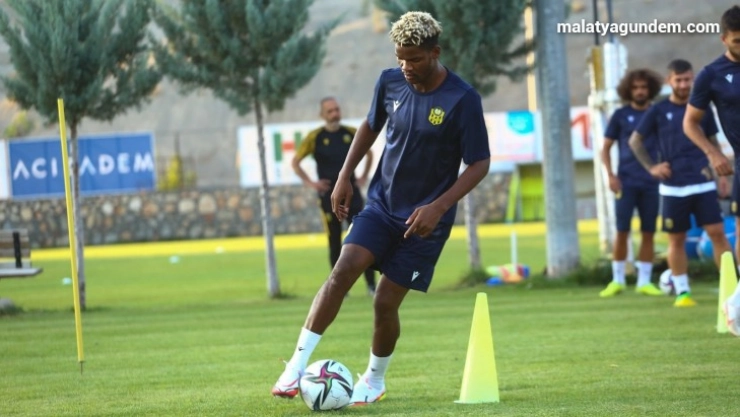 Ndong, ilk antrenmanına çıktı