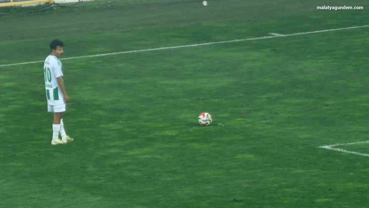 Nesine 3.Lig: Malatya Yeşilyurtspor: 2 Hacettepe A.Ş. Türk Metal 1963 Spor: 3