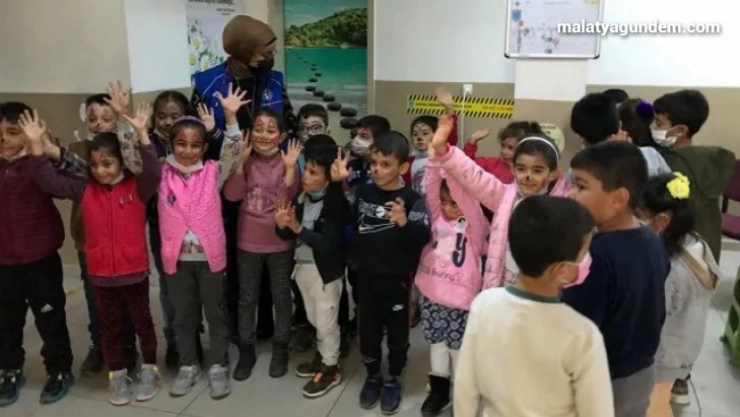 Öğrenciler hem eğleniyor, hem öğreniyor