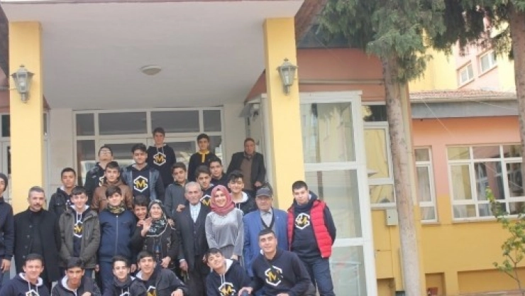 Öğrenciler Yaşlıları Unutmadı