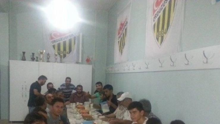 Orduzuspor'a Emek Verenler İftar Yemeğinde Bir Araya Geldi