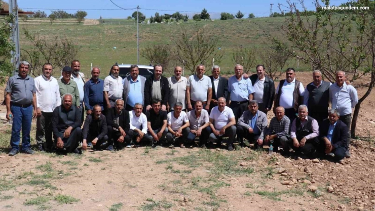 Ortaokul arkadaşları 40 yıl sonra buluştu