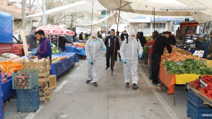 Pazar yerleri dezenfekte ediliyor