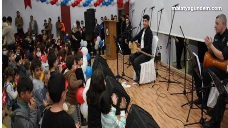 Polis korosundan konser