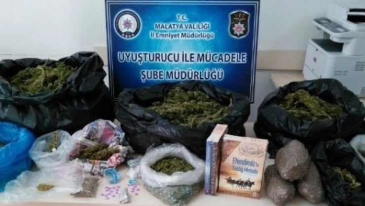 Polisten Uyuşturucu Satıcılarına Operasyon