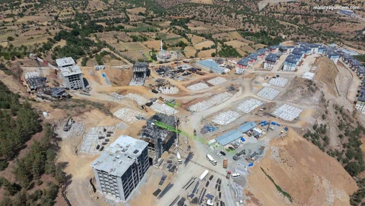 Pütürge'de 813 konutluk projenin ilk etabı tamamlandı