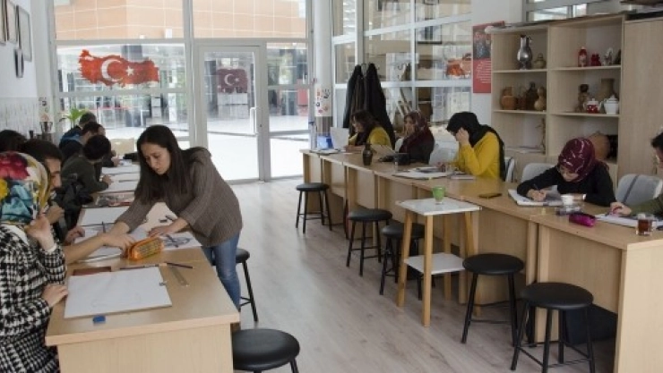 Sanat Merkezi,Yetenekleri Ortaya Çıkarıyor