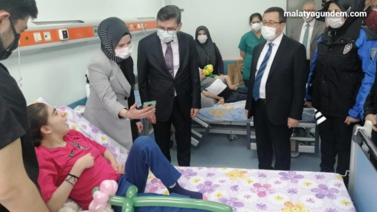 Serebral Palsi hastası kardeşlere moral