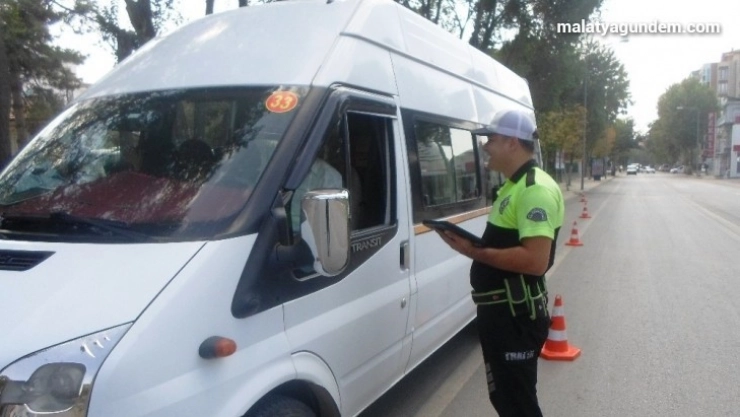 Servis araçlarında yaş sınırının yükseltilmesi talep edildi