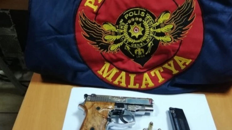 Silah Ve Uyuşturucu Ele Geçirildi