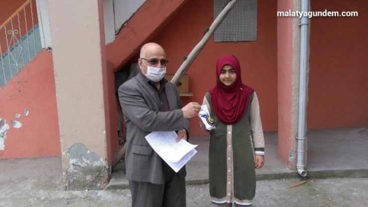 Siyer yarışmasında dereceye girenlere ödülleri verildi