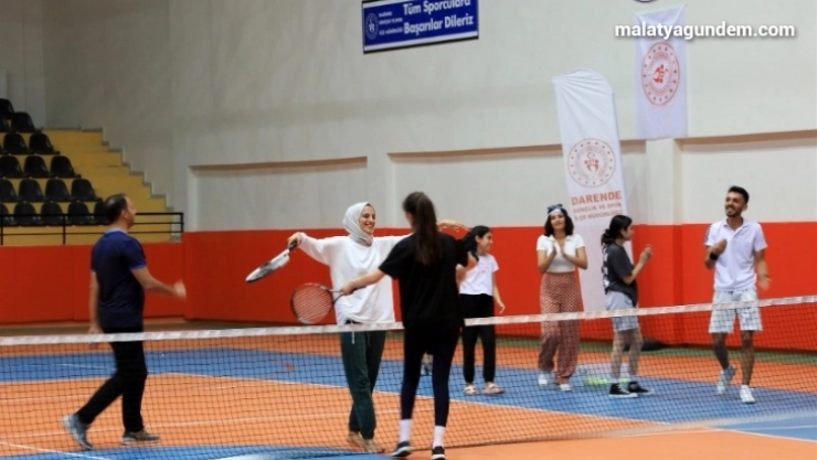 Tenis turnuvasında birinciler belli oldu