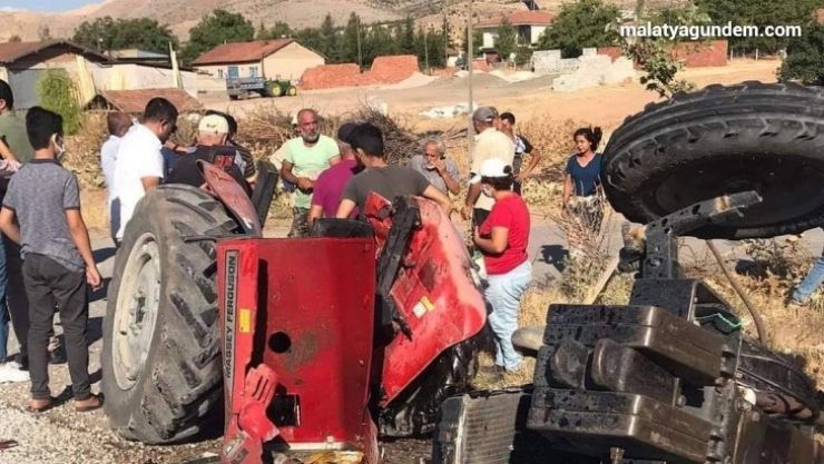 Tırın çarptığı traktör ikiye ayrıldı: 1 ağır yaralı