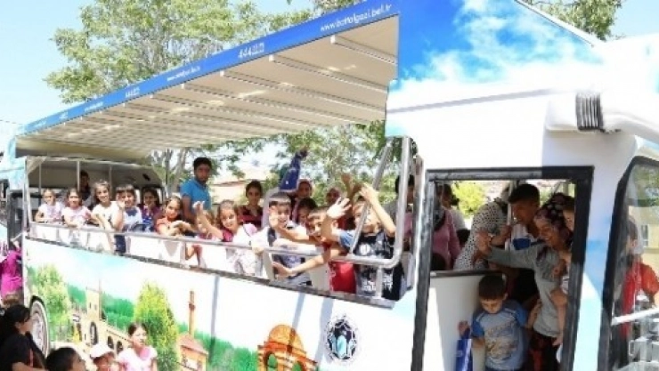 Tur Otobüsü İle 7 Bin Kişi Tarihe Yolculuk Yaptı