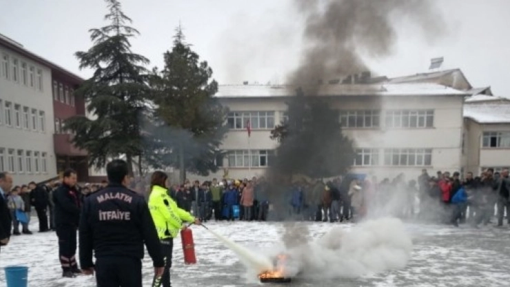  Uygulamalı Yangın Eğitimi Verildi