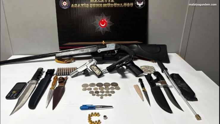 Cinayet zanlısının konteynerinden kalem silahın da bulunduğu cephanelik çıktı
