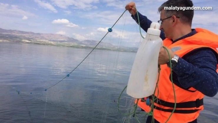 Yasağa rağmen 2 bin 500 metre balık ağı ele geçirildi