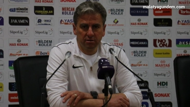 Hamzaoğlu'ndan hakemlere tepki