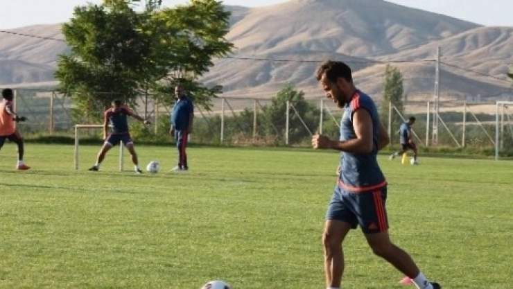 İskender Alın Altyapı İle Çalışıyor