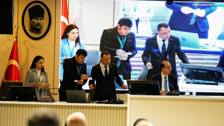 Yeşilyurt Belediye Meclisi'nde encümen ve ihtisas komisyon üyeleri belirlendi