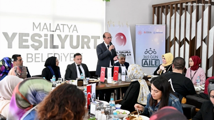 Yeşilyurt Belediyesi'nin ev sahipliği yaptığı 'Aile Mentörlüğü' eğitim programı tamamlandı