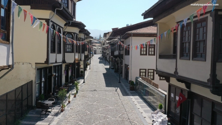 Yeşilyurt Belediyesi ve Kültür Bakanlığı'ndan Lezzet Caddesi için iş birliği