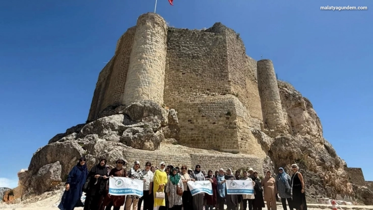 Yeşilyurt Kent Konseyi Kadın Meclisinden Harput'a tarih ve kültür dolu gezi