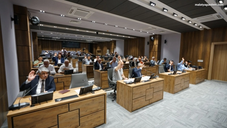 Yeşilyurt'ta imar planı değişiklikleri meclisten geçti