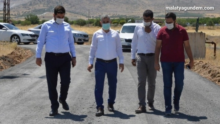 Yeşilyurt'ta kırsal bölgelerin yolları akıcı hale getiriliyor