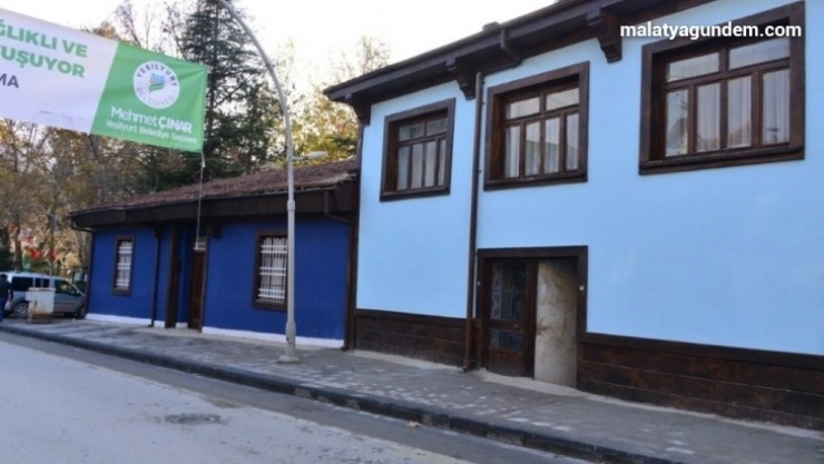 Yeşilyurt'ta sokak sağlıklaştırma çalışmaları devam ediyor