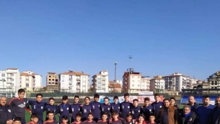 Gençleri Şampiyonaya Hazırlanıyor