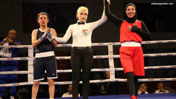 Yılanın ısırdığı milli sporcu hastaneye kaldırıldı