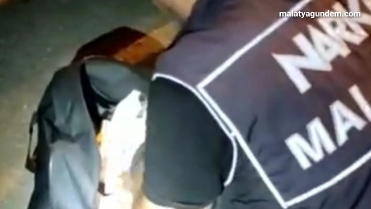 Yolcu otobüsünde 3 kilo 660 gram eroin yakalandı