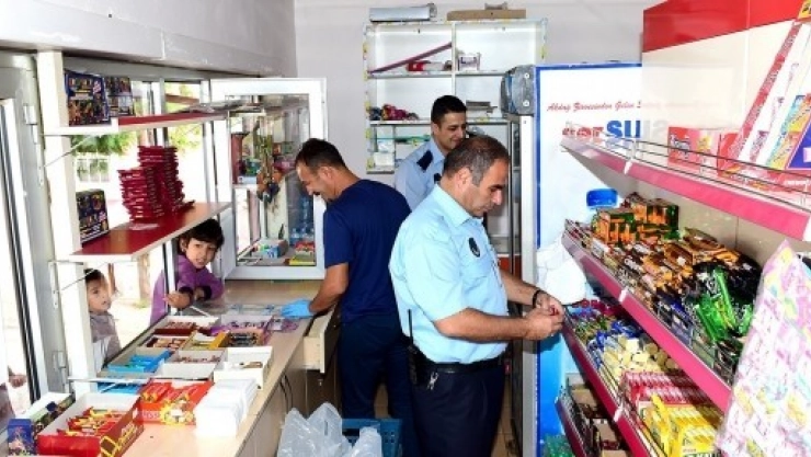 Zabıta Ekipleri Okul Kantinlerini Denetliyor