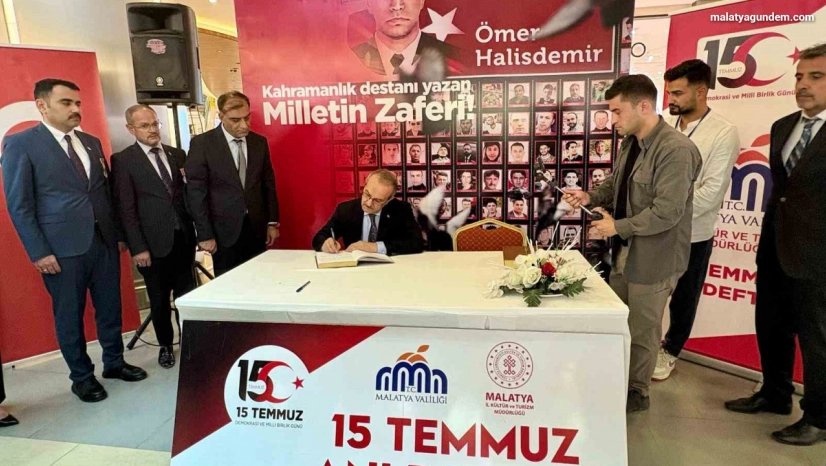 15 Temmuz Temalı Sergi ve Anı Defteri ilgi gördü