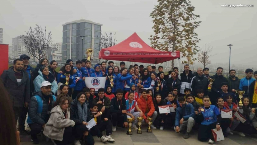 380 sporcu Okul Sporları Oryantiring Yarışması'nda ter döktü