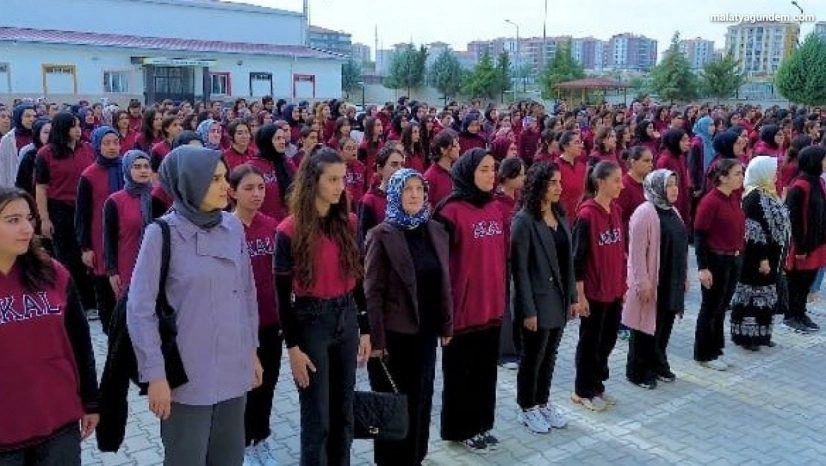 Atatürk Kız Anadolu Lisesi'nde Cumhuriyet Bayramı coşkusu