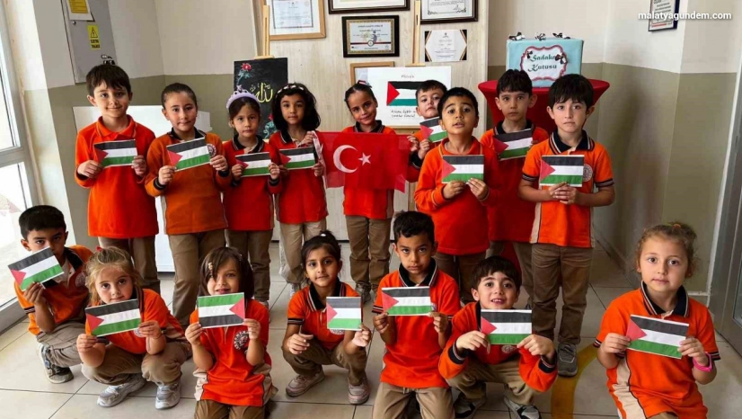Darende'de ilkokul öğrencilerinden Gazze ve Filistin'e anlamlı destek