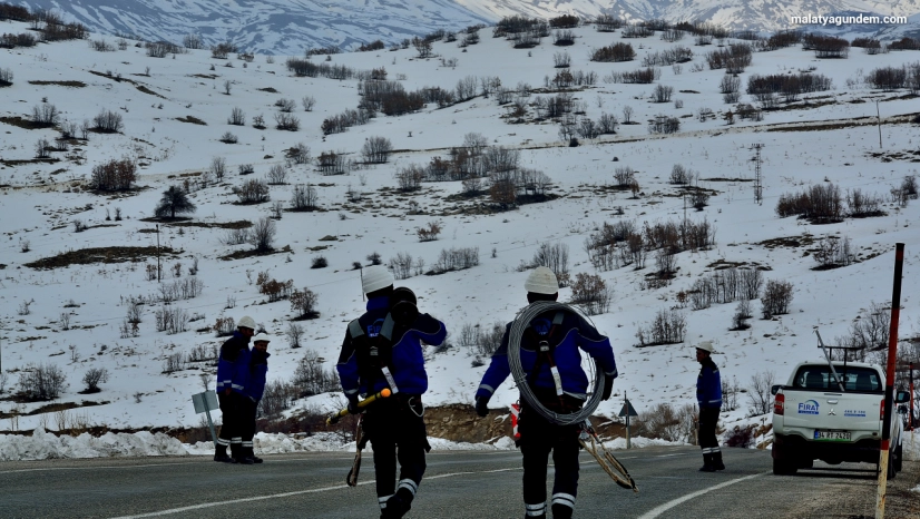 Fırat EDAŞ, Zorlu Kış Şartlarına Karşı Sahada Önlemlerini Aldı