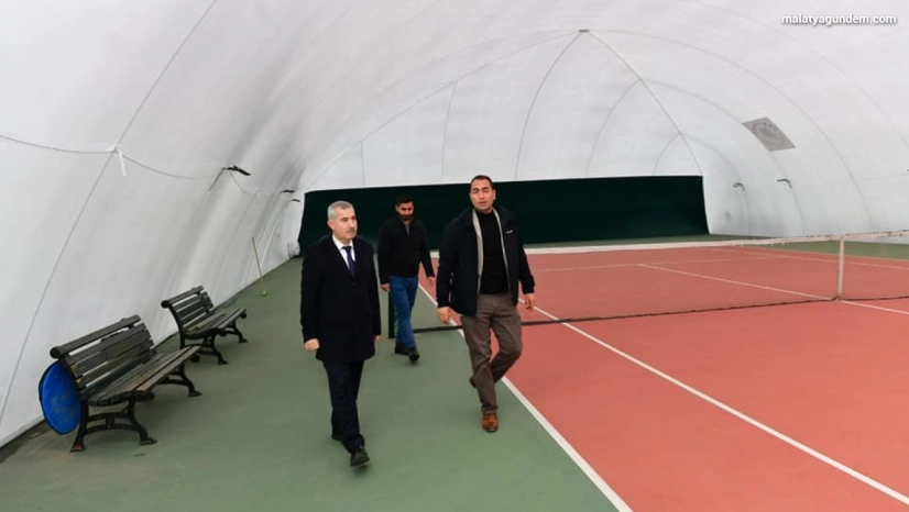 Gençlere kışında tenis oynama fırsatı