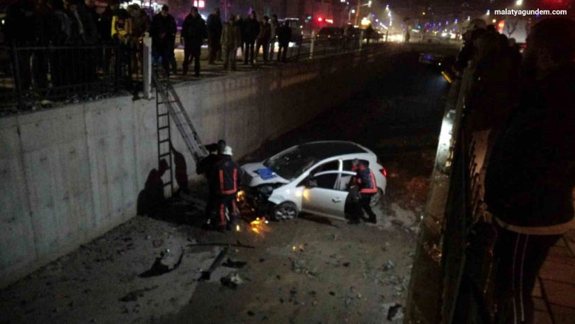 Kontrolden çıkan otomobil sulama kanalına düştü: 1 yaralı