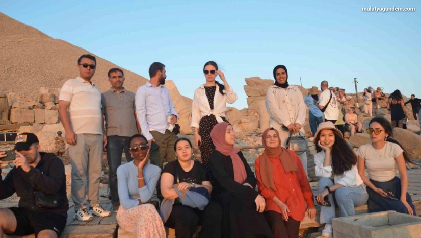 Kültürler Nemrut'ta buluştu