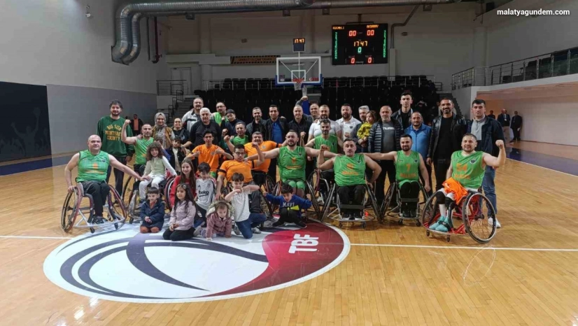 Malatya Büyükşehir Belediyesi Tekerlekli Basketbol Takımı şampiyonluğa ulaştı