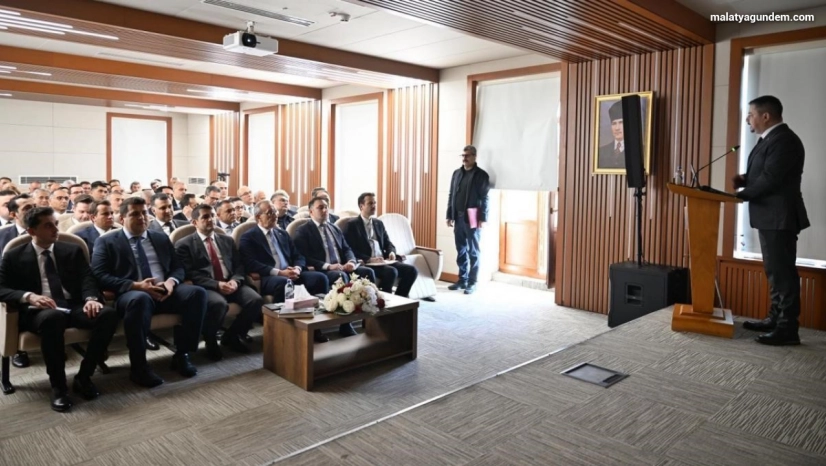 Mülki idare amirleri ve il müdürlerine beden dili ve etkili İletişim eğitimi verildi