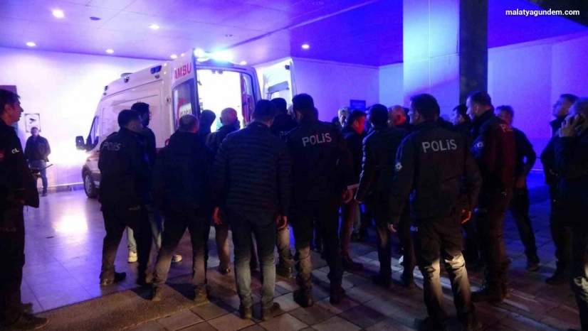 Halı sahada maç yapan polis memuru kalp krizi geçirdi